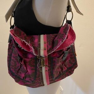 III Parcel Canvas Print shoulder bag